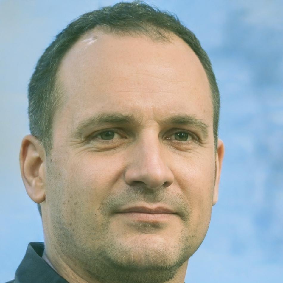 Portrait of Jasper Torvik, financial education coordinator