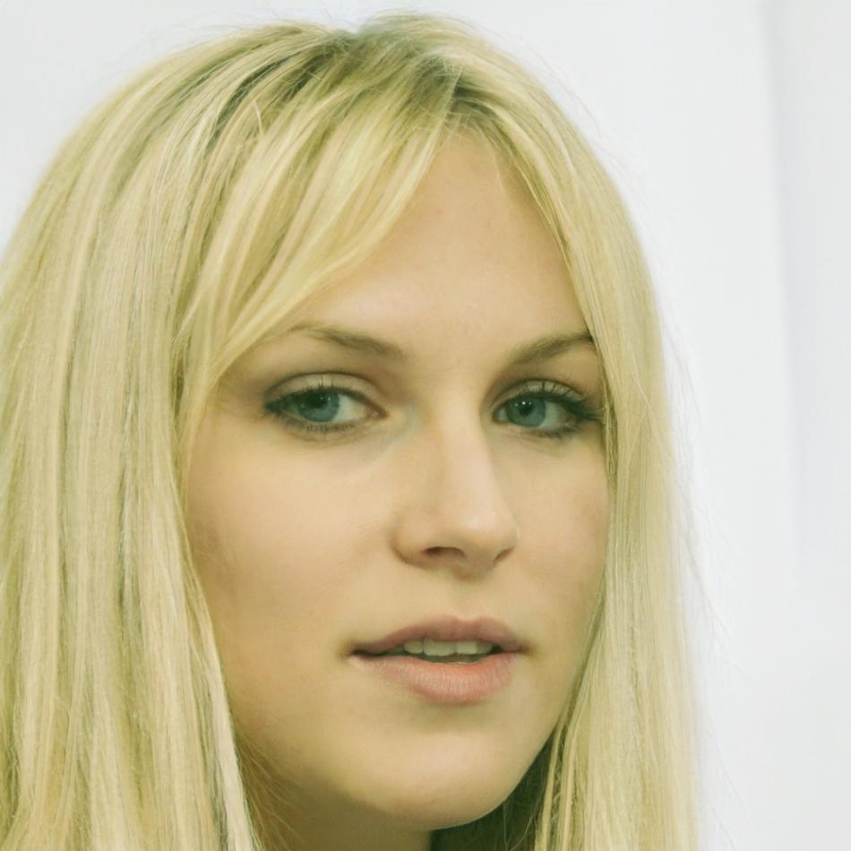 Sienna Thistlewood financial coach